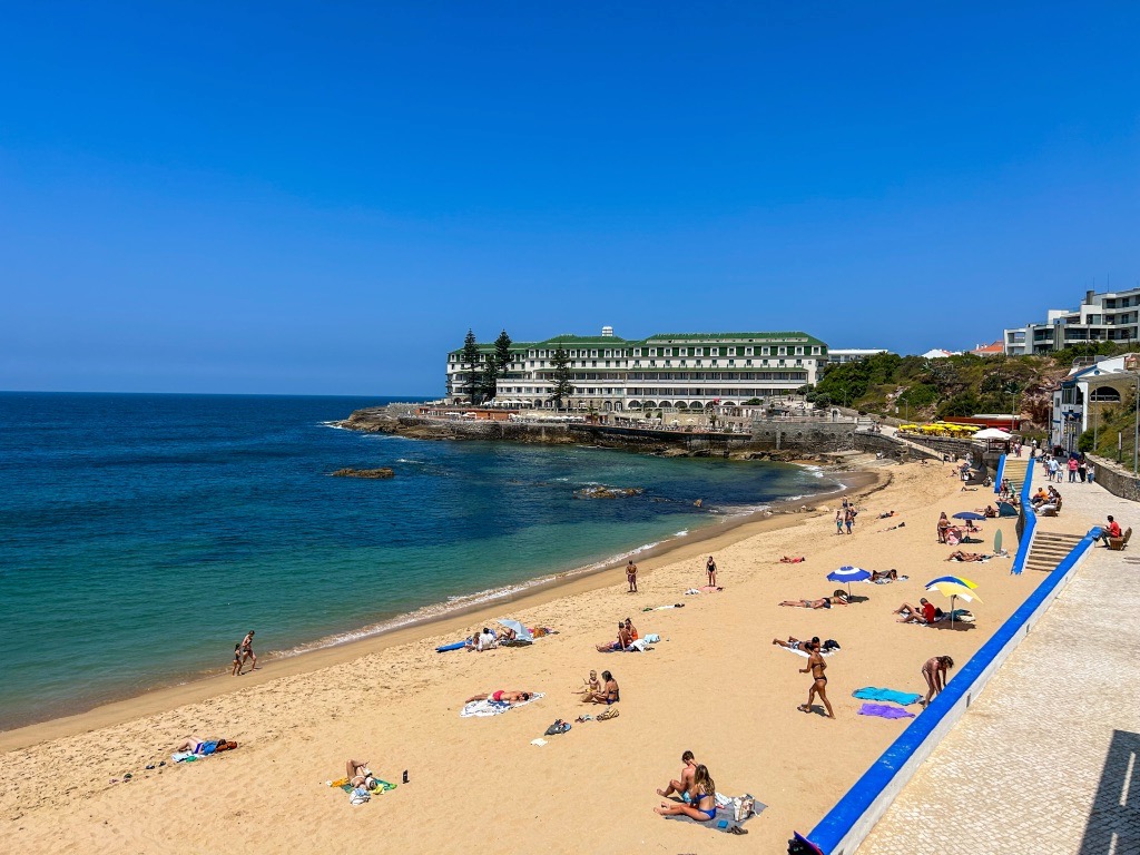 Praia do Sul on a clear day with Vila Gale hotel in the background